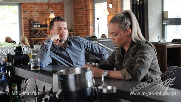 M jak miłość, Maryla (Izabela Kapiasova), Tomek (Andrzej Młynarczyk), fot., mjakmilosc.tvp.pl