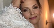 Olga Bończyk zachwyca wiotką talią w dziewczęcej różowej sukience. Naprawdę ma 55 lat?! Piękna