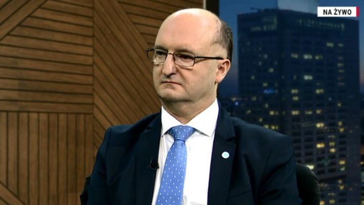 Współpracownicy prof. Wawrzyka podobno nazywają go "nielotem"