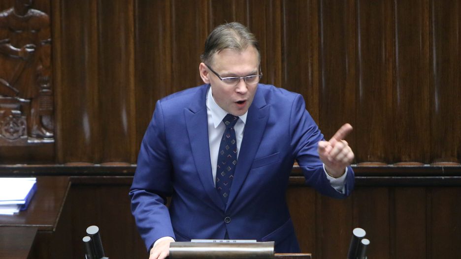 Po reparacjach wojennych poseł Arkadiusz Mularczyk zajął się towarem francuskim