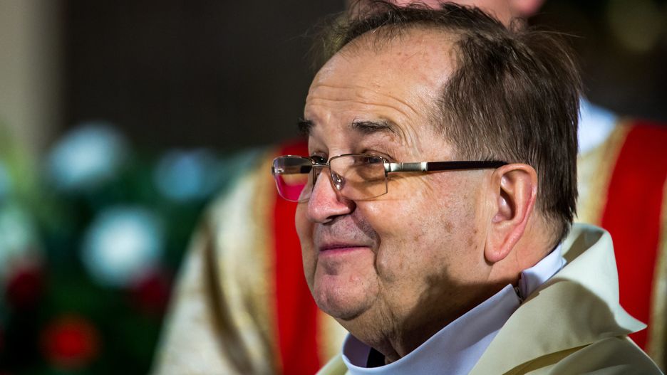 Bohaterem książki Piotra Głuchowskiego i Jacka Hołuba jest ks. Tadeusz Rydzyk