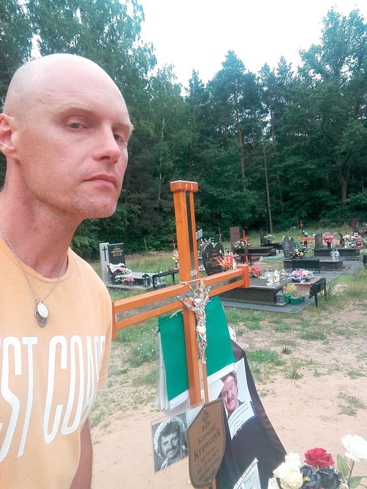 Krzysztof Krawczyk odwiedził grób ojca
