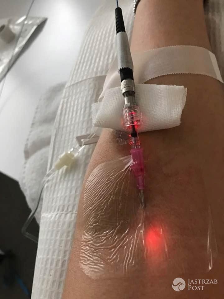 Joanna Racewicz daje sobie w żyłę