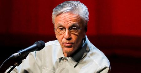 Tropikalny sprzeciw. Caetano Veloso znów idzie na wojnę