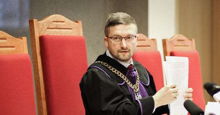 Sędzia Paweł Juszczyszyn jedzie do Luksemburga. Maciej Nawacki: "W sam środek epidemii"