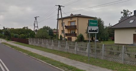 Uwięziony na własnej posesji. Droga do jego domu została zagrodzona
