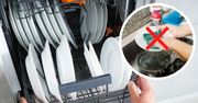 Nigdy nie płucz naczyń przed włożeniem do zmywarki. Ogromny błąd kosztuje nas fortunę