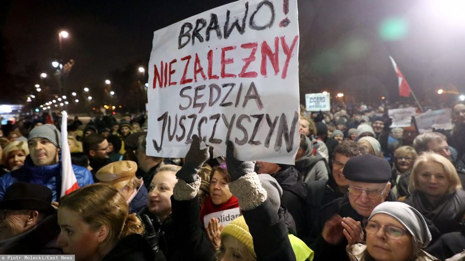 "FAZ" donosi o demonstracjach w Polsce i prezentuje sylwetki nowych członków TK