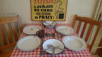 Musztardówki i łyżki na łańcuchu - kto to pamięta?