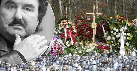 To już miesiąc od śmierci Krzysztofa Krawczyka. Widok jego grobu poraża, a łzy cisną się do oczu. Byliśmy tam z kamerą