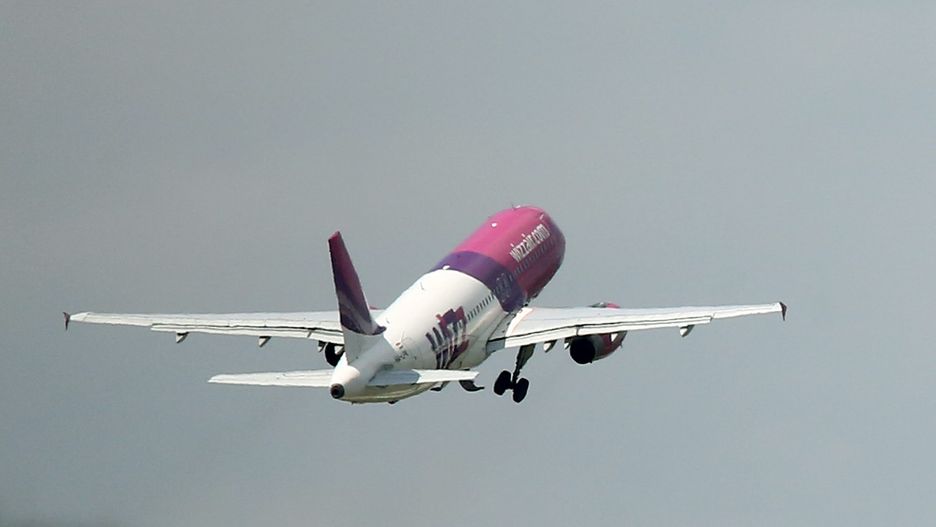 Silny wiatr na Pomorzu. Maszyna Wizzair nie zdołała wylądować w Gdańsku