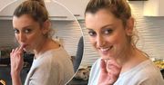 Wystylizowana jak na imprezę Justyna Żyła szaleje w swojej bajecznej kuchni! Jej królestwo robi wrażenie