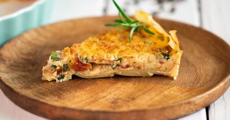 Tarta ziemniaczana z pomidorkami i boczkiem