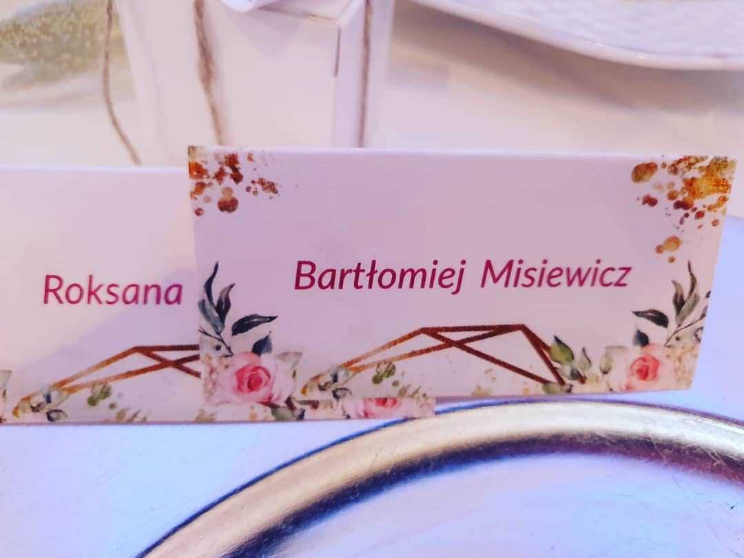 Bartłomiej Misiewicz na ślubie znajomych