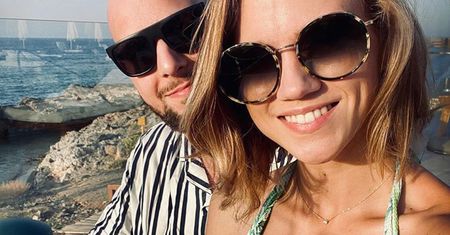 Agnieszka Kaczorowska świętuje 2. rocznicę ślubu za granicą. Zaczęła od gorącego zdjęcia w bikini