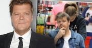 Michał Figurski z córką na zakupach. Jeszcze porusza się na wózku, ale wraca do pełni sił