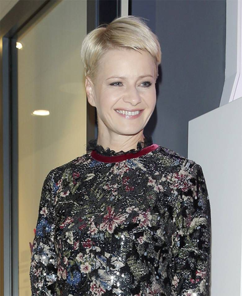 Małgorzata Kożuchowska w bordowych botkach na premierze kolekcji Swarovski