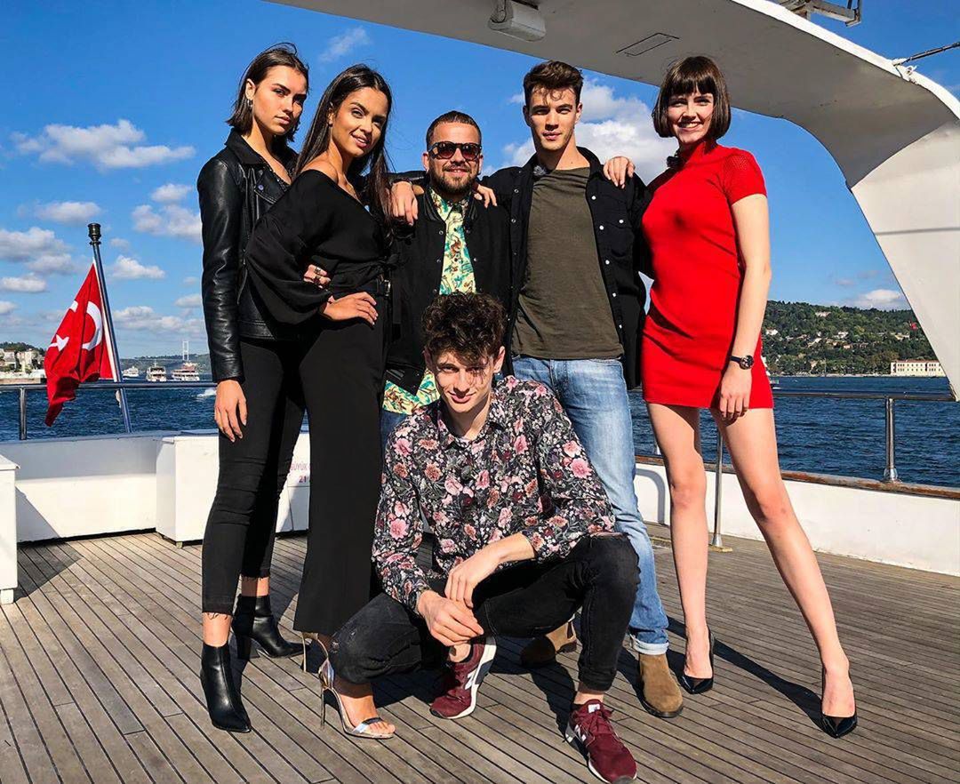 Michał Piróg i uczestnicy półfinału Top Model